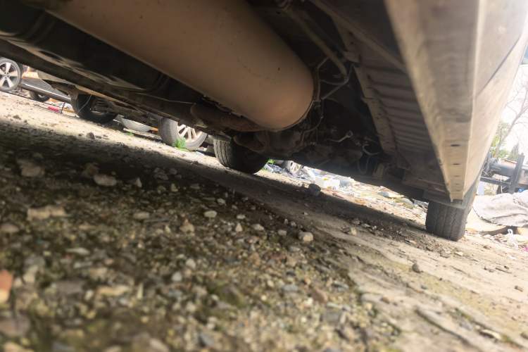 Used Foton Scenic G7 2015 2.0L Commercial Van Long Wheelbase High Roof – 4Q20M Chassis Front Right