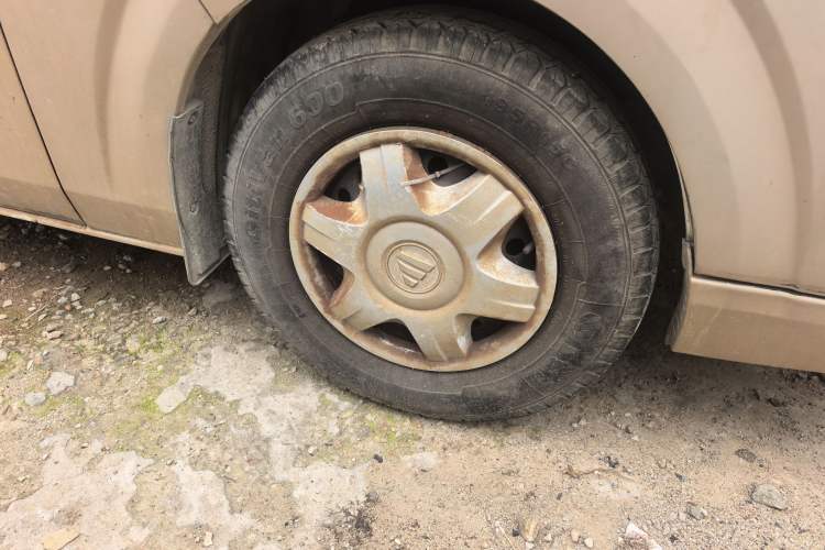 Used Foton Scenic G7 2015 2.0L Commercial Van Long Wheelbase High Roof – 4Q20M Right Front Wheel Hub