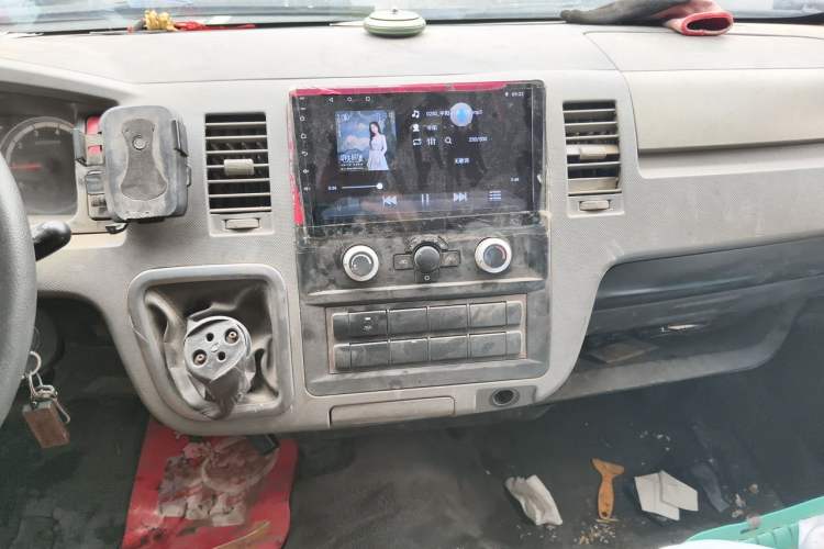 Used Foton Scenic G7 2015 2.0L Commercial Version Short Wheelbase High-Roof 486EQV4 Audio And AC Panel