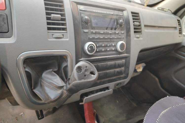 Used Foton Scenic G7 2015 2.0L Commercial Version Short Wheelbase High Roof 4Q20M Audio And AC Panel