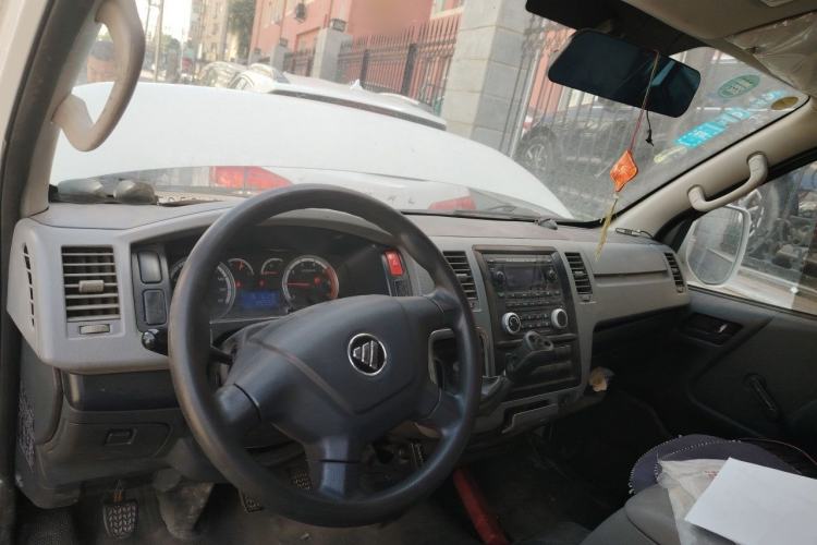 Used Foton Scenic G7 2015 2.0L Commercial Version Short Wheelbase High Roof 4Q20M Center Console