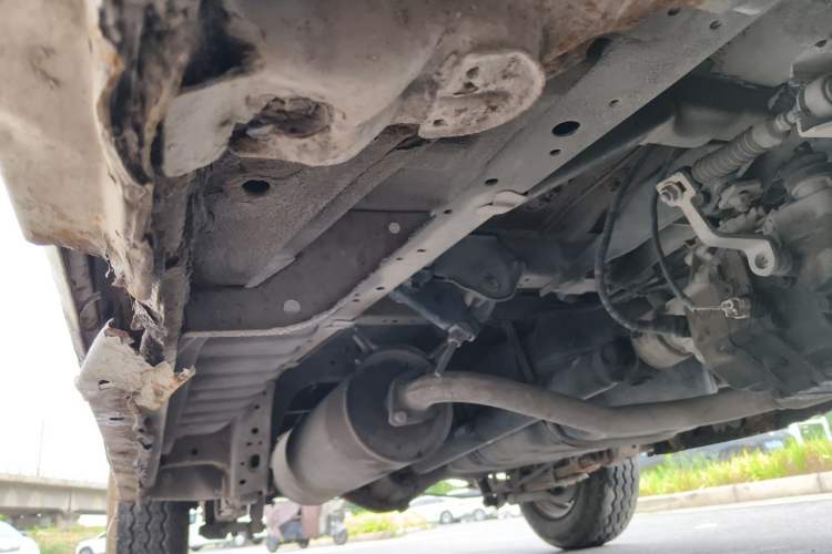 Used Foton Scenic G7 2015 2.0L Commercial Version Short Wheelbase High-Roof 486EQV4 Chassis Front Right