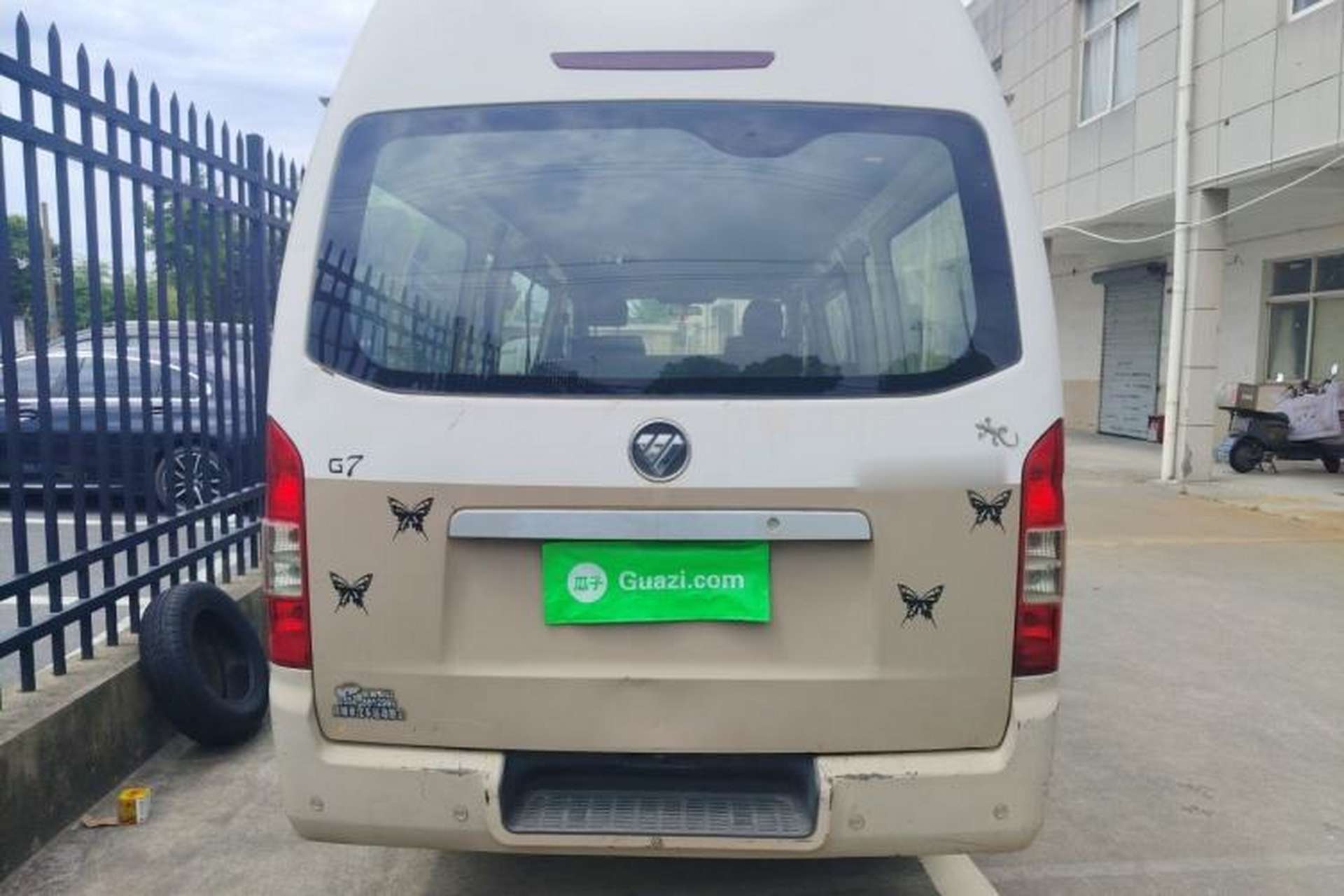Used Foton Scenic G7 2015 2.0L Commercial Version Long Wheelbase High Roof – 4Q20M Rear
