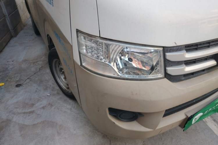 Used Foton Scenic G7 2015 2.0L Commercial Version Short Wheelbase High Roof 4Q20M Right Front Headlight