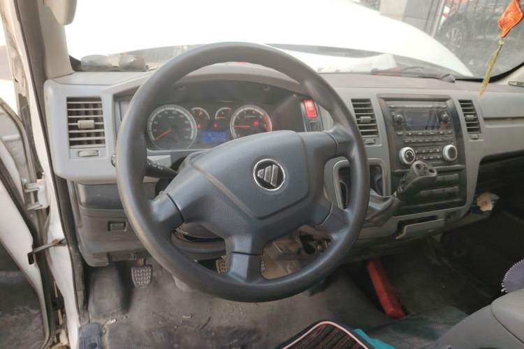 Used Foton Scenic G7 2015 2.0L Commercial Version Short Wheelbase High Roof 4Q20M Steering Wheel