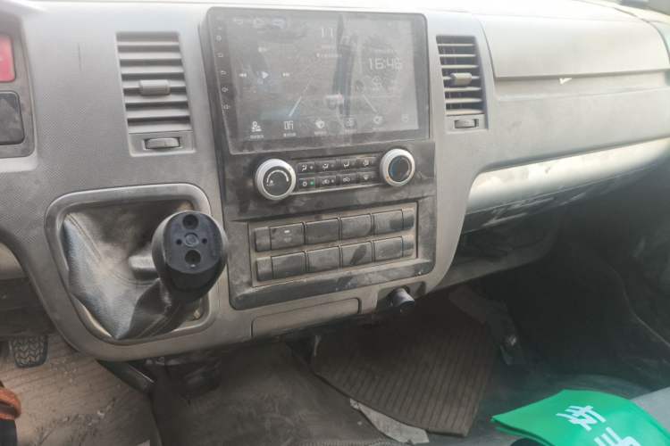 Used Foton Scenic G7 2015 2.0L Commercial Version Long Wheelbase High Roof – 486EQV4 Audio And AC Panel