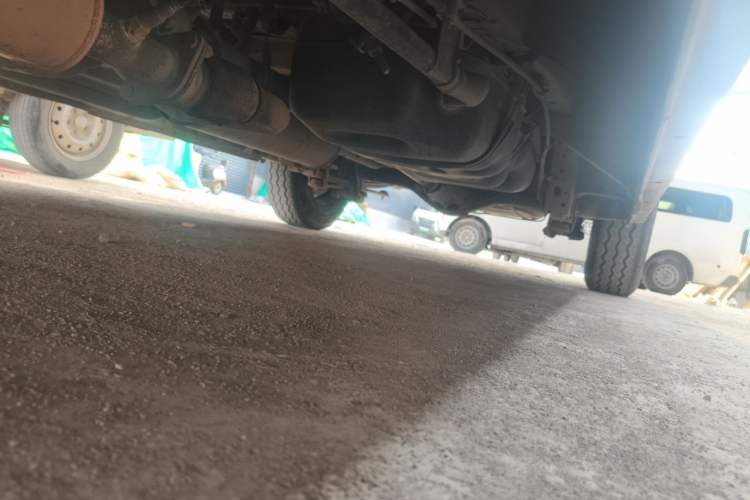 Used Foton Scenic G7 2015 2.0L Commercial Version Long Wheelbase High Roof – 486EQV4 Chassis Front Left