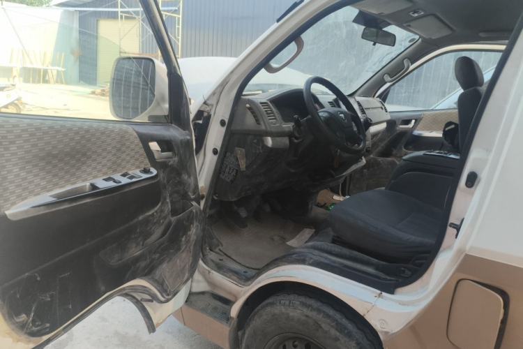 Used Foton Scenic G7 2015 2.0L Commercial Version Long Wheelbase High Roof – 486EQV4 Driver Seat