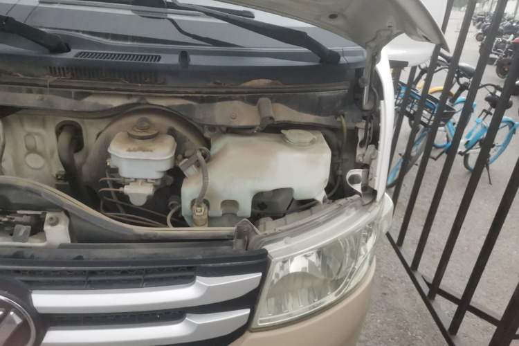 Used Foton Scenic G7 2015 2.0L Commercial Version Short Wheelbase High Roof 4Q20M Engine Bay Left