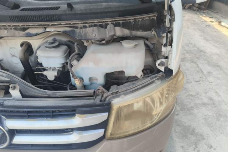 Used Foton Scenic G7 2015 2.0L Commercial Version Long Wheelbase High Roof – 486EQV4 Engine Bay Left