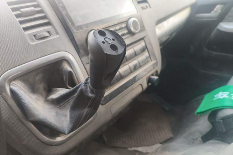 Used Foton Scenic G7 2015 2.0L Commercial Version Long Wheelbase High Roof – 486EQV4 Gear Lever