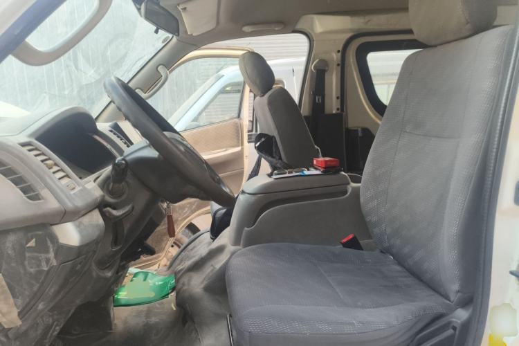 Used Foton Scenic G7 2015 2.0L Commercial Version Long Wheelbase High Roof – 486EQV4 Left Front Seat