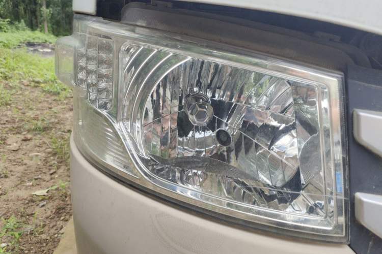 Used Foton Scenic G7 2015 2.0L Commercial Version Short Wheelbase High-Roof 486EQV4 Right Front Headlight