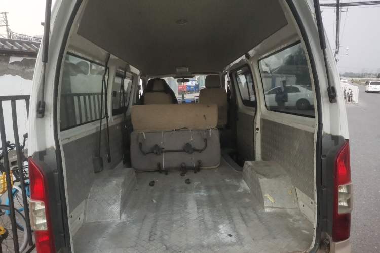 Used Foton Scenic G7 2015 2.0L Commercial Version Short Wheelbase High Roof 4Q20M Trunk