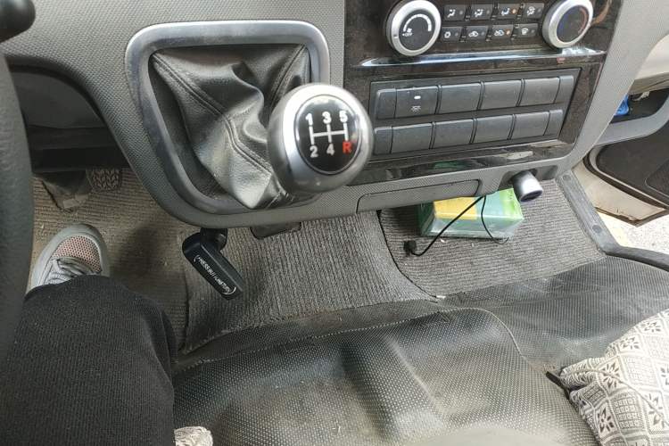 Used Foton Scenic G7 2016 2.0L Commercial Version Long Wheelbase High Roof – 4Q20M Gear Lever