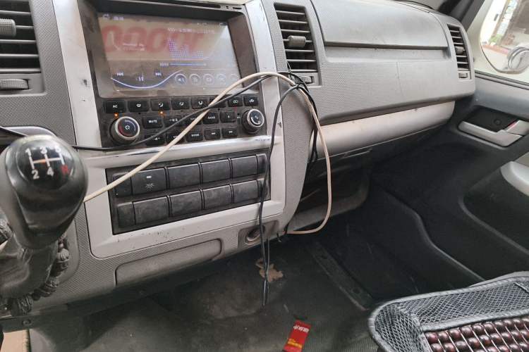 Used Foton Scenic G7 2016 2.0L Commercial Version Long Wheelbase High Roof – 4Q20M Audio And AC Panel