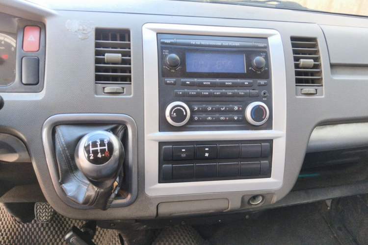 Used Foton Scenic G7 2016 2.0L Commercial Edition Long Wheelbase High-Roof 4Q20M Audio And AC Panel