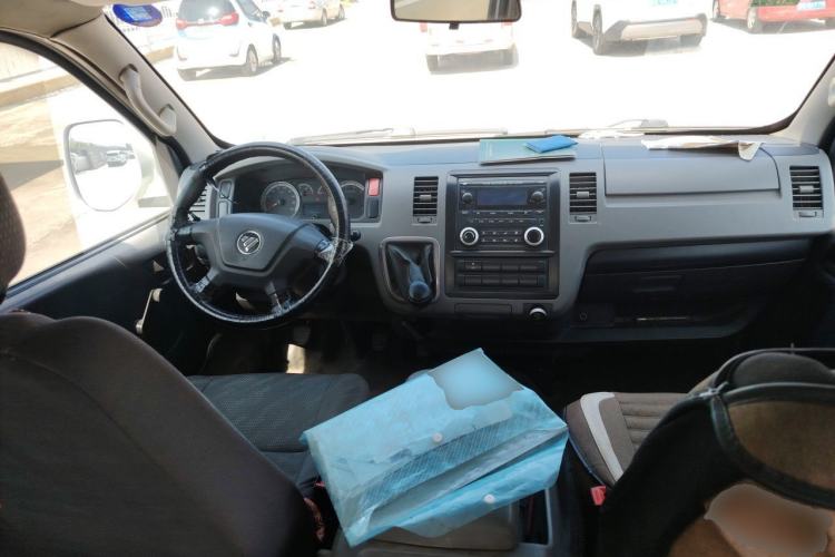 Used Foton Scenic G7 2016 2.0L Commercial Version Short Wheelbase High-Roof 4Q20M Center Console