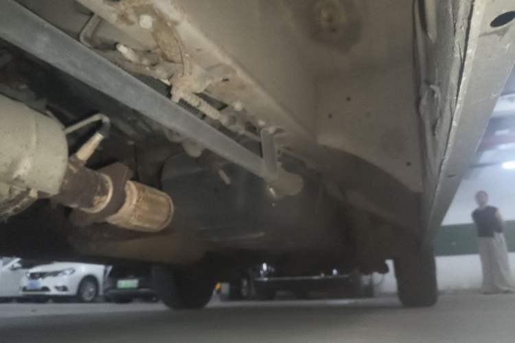 Used Foton Scenic G7 2016 2.0L Commercial Version Long Wheelbase High Roof – 4Q20M Chassis Front Left