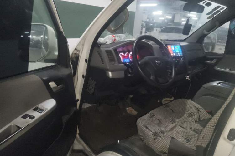 Used Foton Scenic G7 2016 2.0L Commercial Version Long Wheelbase High Roof – 4Q20M Driver Seat