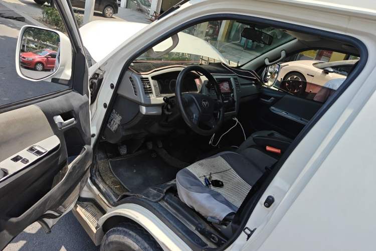 Used Foton Scenic G7 2016 2.0L Commercial Version Long Wheelbase High Roof – 4Q20M Driver Seat