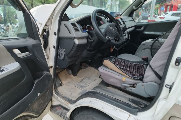 Used Foton Scenic G7 2016 2.0L Commercial Version Long Wheelbase High Roof – 4Q20M Driver Seat