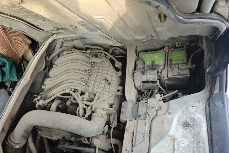 Used Foton Scenic G7 2016 2.0L Commercial Version Long Wheelbase High Roof – 4Q20M Engine Bay