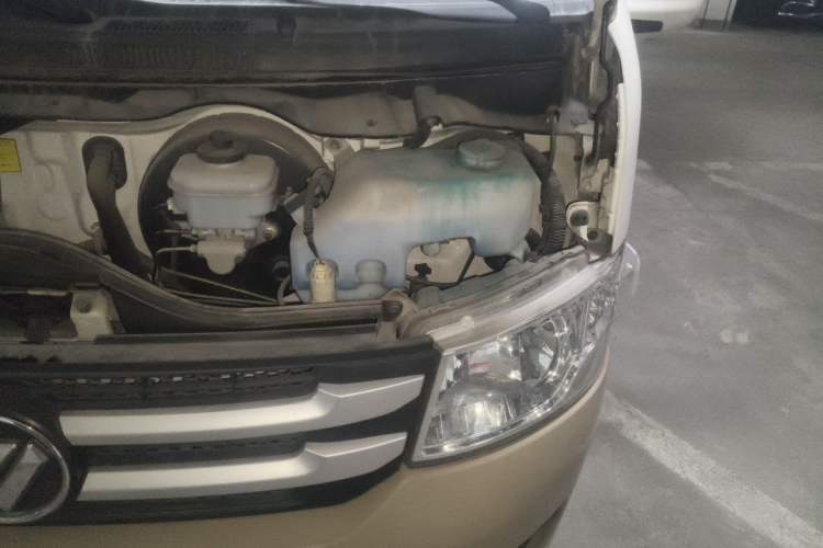 Used Foton Scenic G7 2016 2.0L Commercial Version Long Wheelbase High Roof – 4Q20M Engine Bay Left