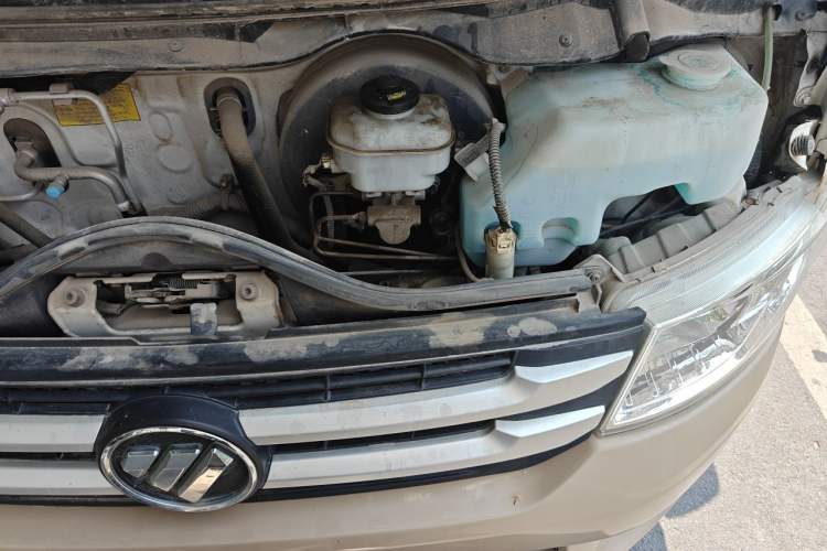 Used Foton Scenic G7 2016 2.0L Commercial Version Long Wheelbase High Roof – 4Q20M Engine Bay Left