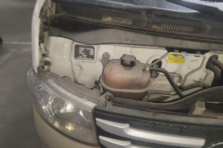 Used Foton Scenic G7 2016 2.0L Commercial Version Long Wheelbase High Roof – 4Q20M Engine Bay Right