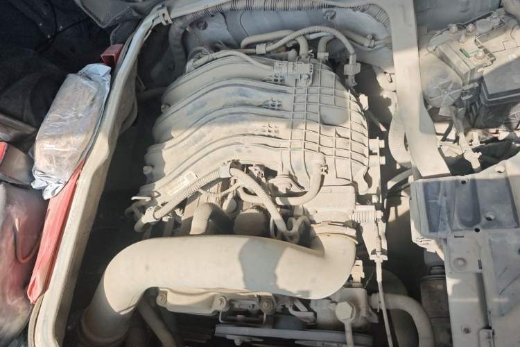 Used Foton Scenic G7 2016 2.0L Commercial Version Long Wheelbase High Roof – 4Q20M Engine Bay Right