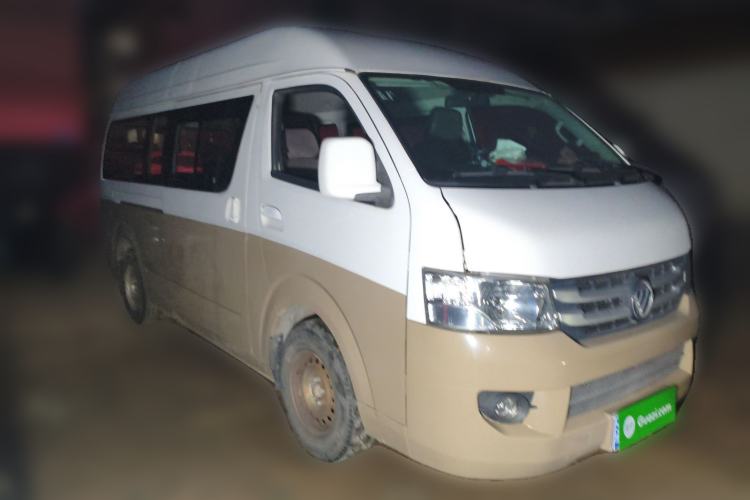 Used Foton Scenic G7 2016 2.0L Commercial Version Long Wheelbase High Roof – 4Q20M Front Right 45 Deg