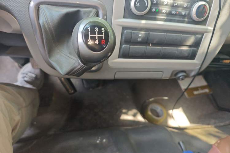 Used Foton Scenic G7 2016 2.0L Commercial Version Long Wheelbase High Roof – 4Q20M Gear Lever