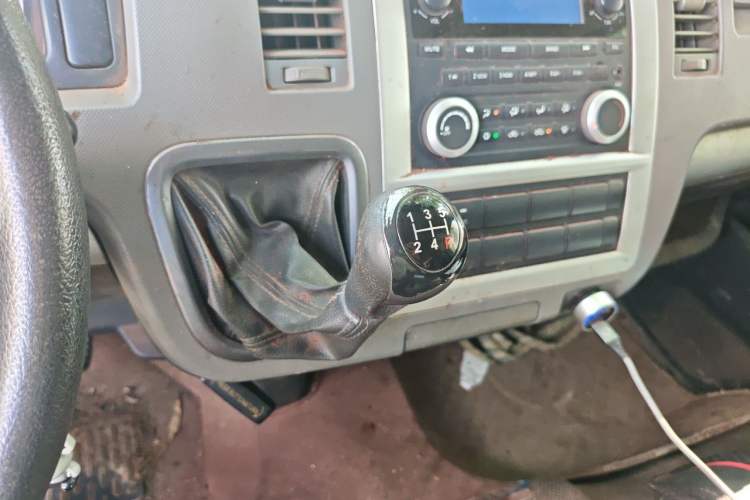 Used Foton Scenic G7 2016 2.0L Commercial Version Long Wheelbase High Roof – 4Q20M Gear Lever