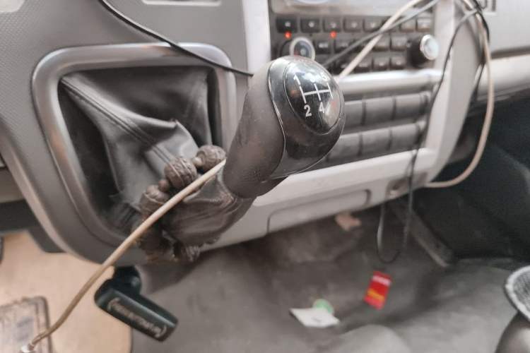 Used Foton Scenic G7 2016 2.0L Commercial Version Long Wheelbase High Roof – 4Q20M Gear Lever