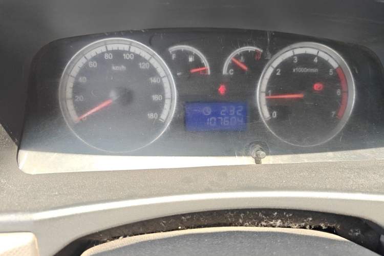 Used Foton Scenic G7 2016 2.0L Commercial Version Long Wheelbase High Roof – 4Q20M Odometer Close Up