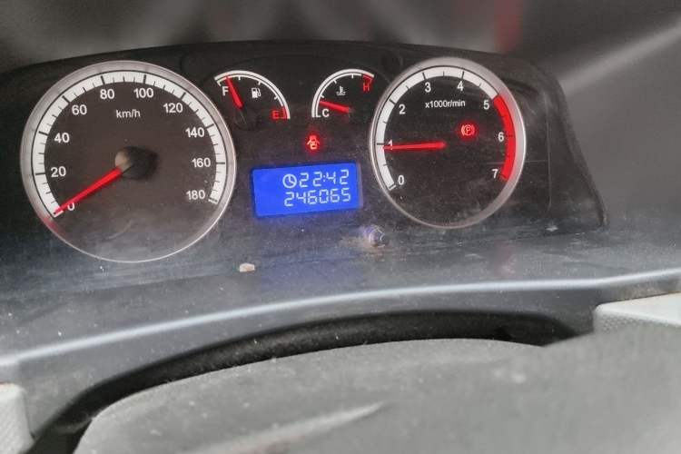 Used Foton Scenic G7 2016 2.0L Commercial Version Long Wheelbase High Roof – 4Q20M Odometer Close Up