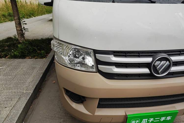 Used Foton Scenic G7 2016 2.0L Commercial Version Short Wheelbase Flat Roof 4Q20M Right Front Headlight