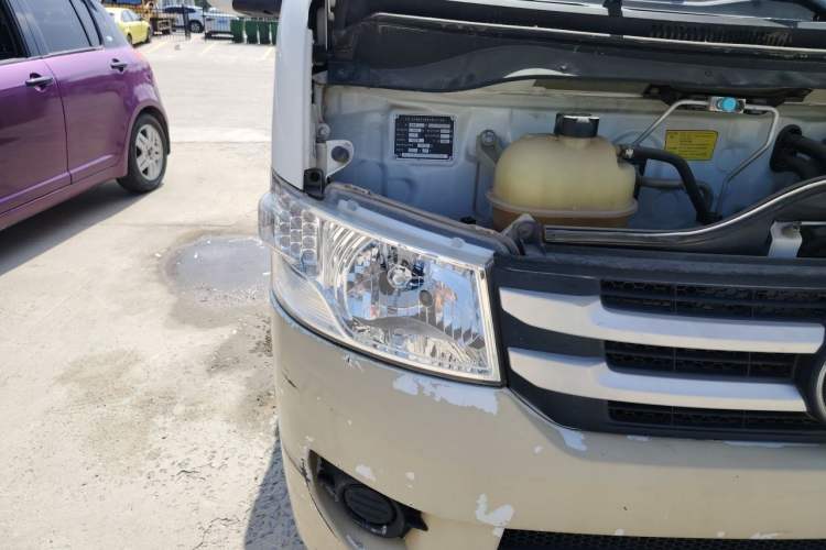 Used Foton Scenic G7 2016 2.0L Commercial Version Short Wheelbase High-Roof 4Q20M Right Front Headlight