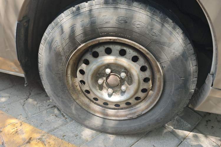 Used Foton Scenic G7 2016 2.0L Commercial Version Long Wheelbase High Roof – 4Q20M Right Front Wheel Hub