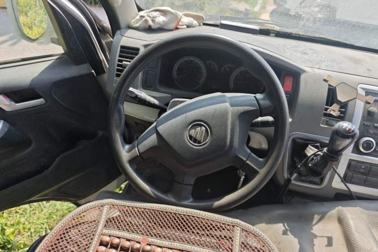 Used Foton Scenic G7 2016 2.0L Commercial Version Long Wheelbase High Roof – 4Q20M Steering Wheel