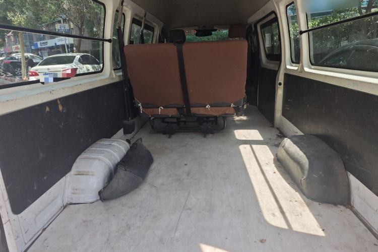 Used Foton Scenic G7 2016 2.0L Commercial Version Long Wheelbase High Roof – 4Q20M Trunk
