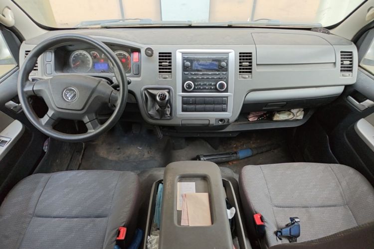 Used Foton Scenic G7 2016 2.0L Commercial Version Short Wheelbase High-Roof 4Q20M Center Console