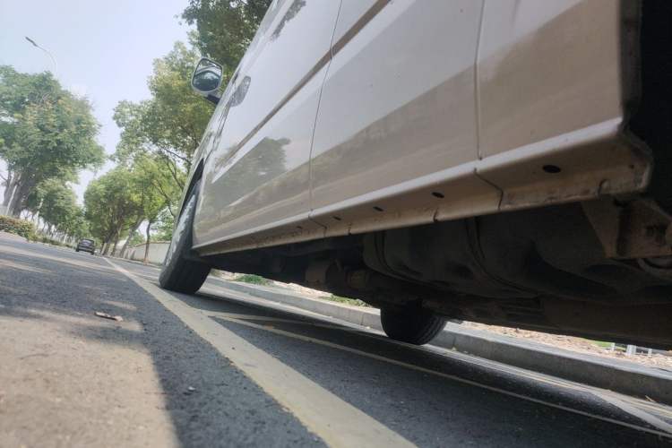 Used Foton Scenic G7 2016 2.0L Commercial Version Long Wheelbase High Roof – 4Q20M Chassis Rear Left
