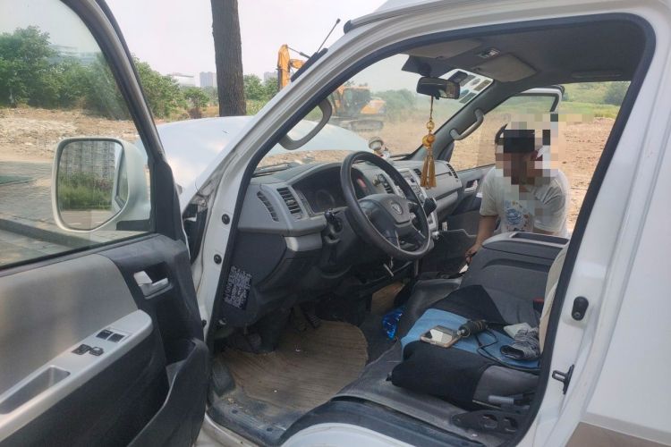 Used Foton Scenic G7 2016 2.0L Commercial Version Long Wheelbase High Roof – 4Q20M Driver Seat