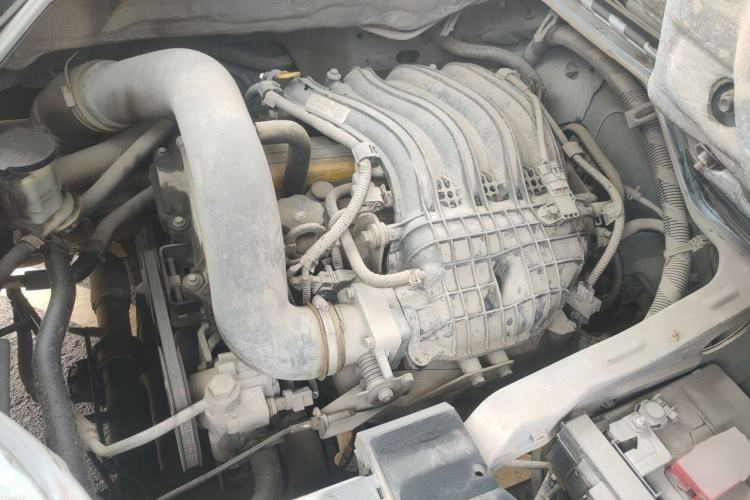 Used Foton Scenic G7 2016 2.0L Commercial Version Long Wheelbase High Roof – 4Q20M Engine Bay