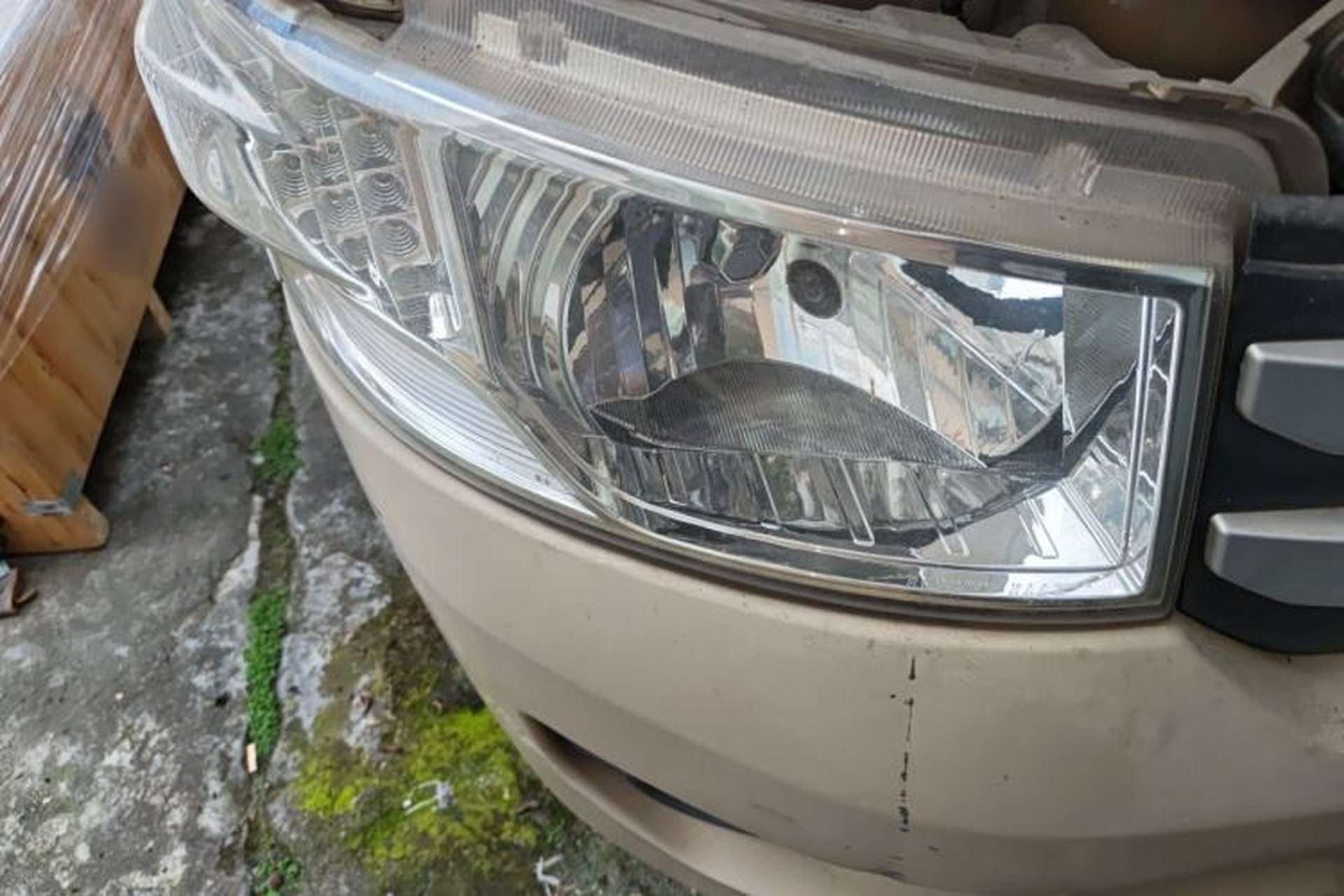 Used Foton Scenic G7 2016 2.0L Commercial Version Short Wheelbase High-Roof 4Q20M Right Front Headlight
