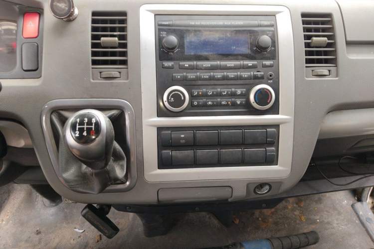Used Foton Scenic G7 2016 2.0L Commercial Version Short Wheelbase High-Roof 4Q20M Audio And AC Panel