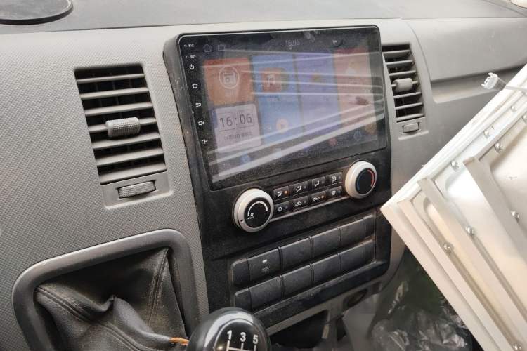 Used Foton Scenic G7 2016 2.0L Commercial Version Long Wheelbase High Roof – 4Q20M Audio And AC Panel