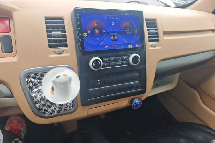 Used Foton Scenic G7 2016 2.0L Commercial Version Long Wheelbase High Roof – 4Q20M Audio And AC Panel
